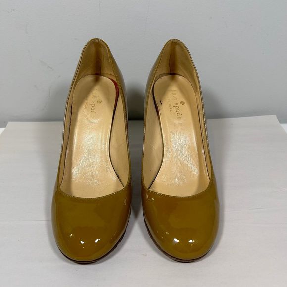 Kate Spade Patent Leather Round‎ Toe Pump Heels Womens 6.5 Tan - Picture 2 of 12